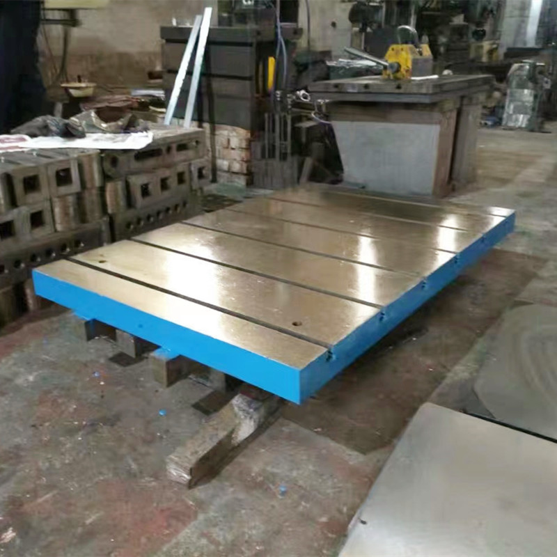 Citiți mai multe despre masa de fabricație a metalelor