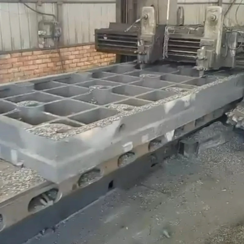 Partea de jos a platformei de inspecție a fierului turnat este procesată